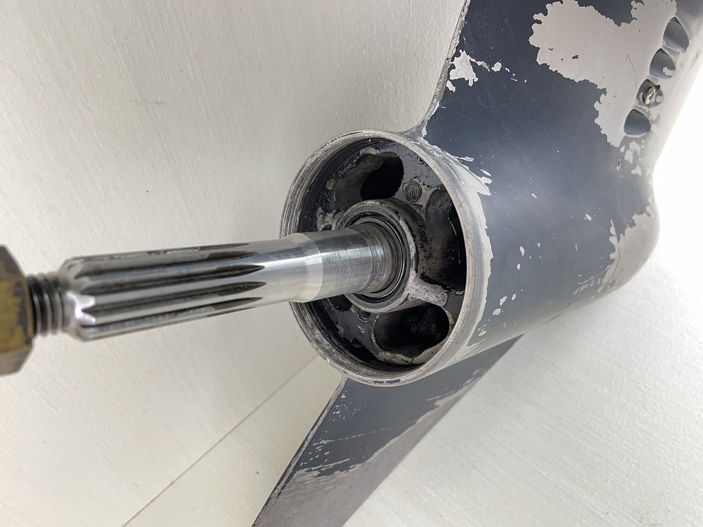 1996 Evinrude 90HP 20" Lower Unit Gear Case 0435474 5000356