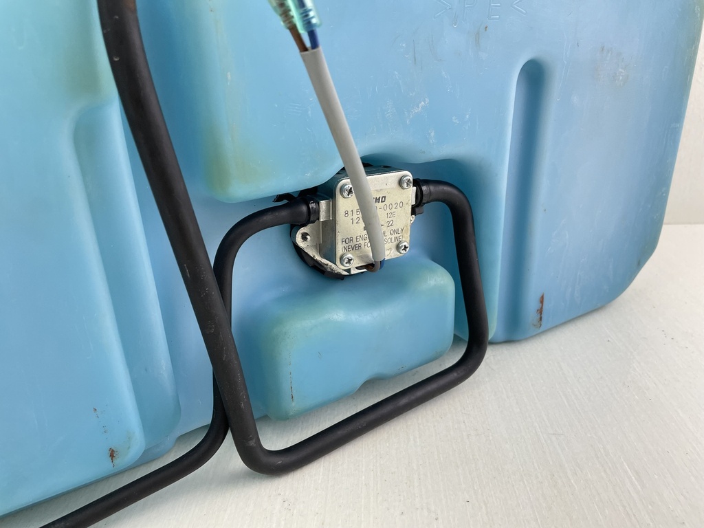 6E5-21733-30-00 Yamaha Outboard 2 Stroke 5 Gallon Oil Tank Reservoir W/ Pump