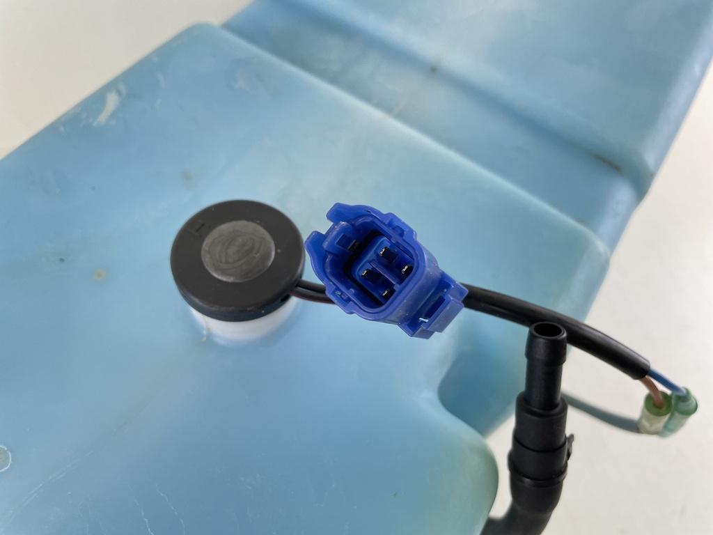 6E5-21733-30-00 Yamaha Outboard 2 Stroke 5 Gallon Oil Tank Reservoir W/ Pump