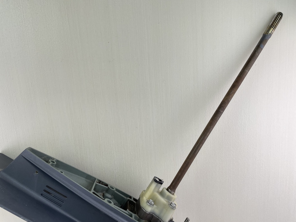 2008 Yamaha 70HP 2 Stroke Outboard 20" Long Lower Unit Gear Case 6H3-45300-20-8D