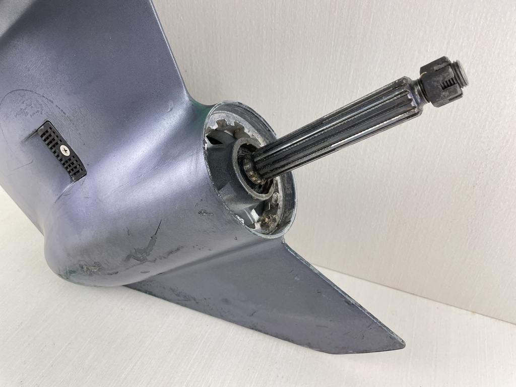 2008 Yamaha 70HP 2 Stroke Outboard 20" Long Lower Unit Gear Case 6H3-45300-20-8D