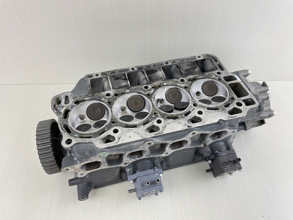 1997 Honda 90HP 4 Stroke Outboard Engine Cylinder Head 12210-ZW1-010ZA - Parts