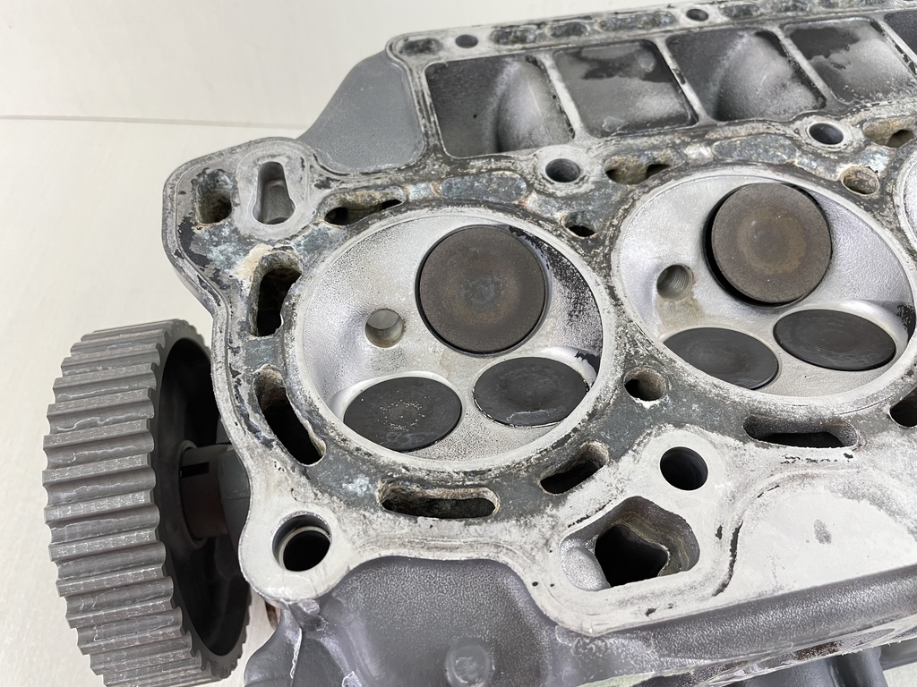 1997 Honda 90HP 4 Stroke Outboard Engine Cylinder Head 12210-ZW1-010ZA - Parts