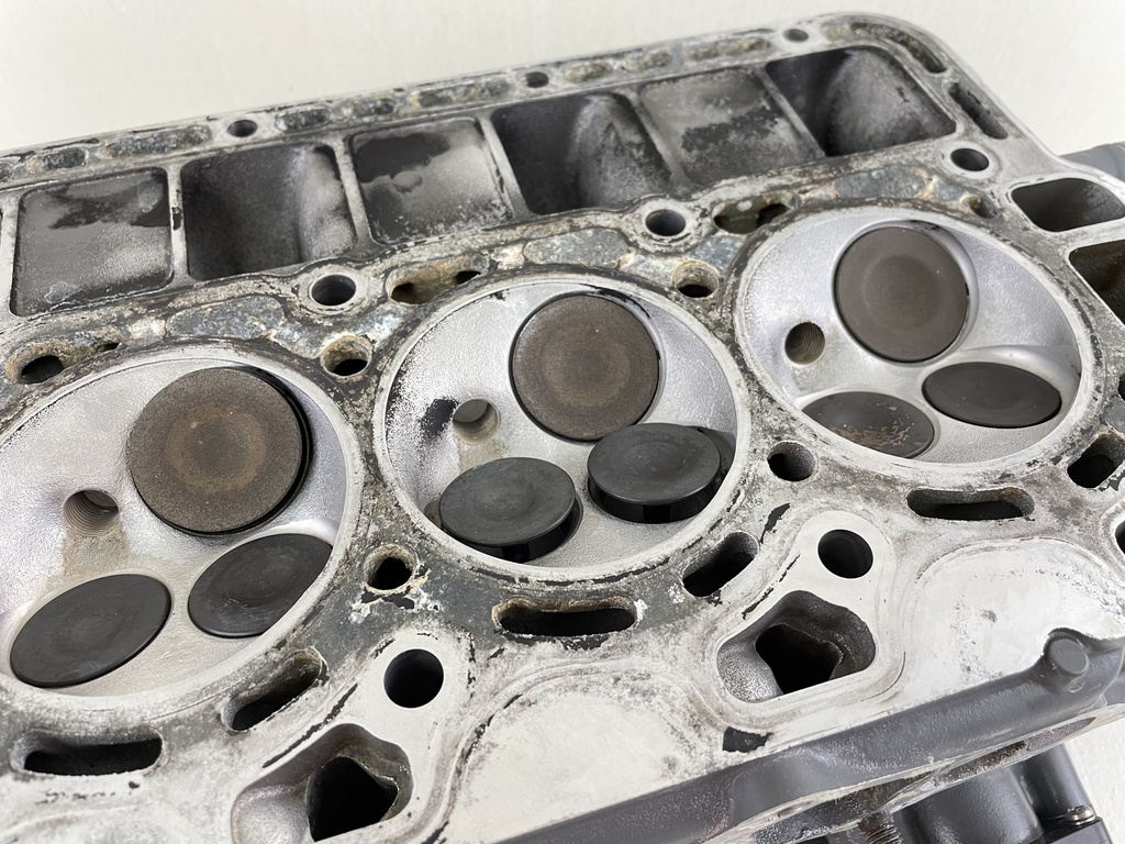 1997 Honda 90HP 4 Stroke Outboard Engine Cylinder Head 12210-ZW1-010ZA - Parts