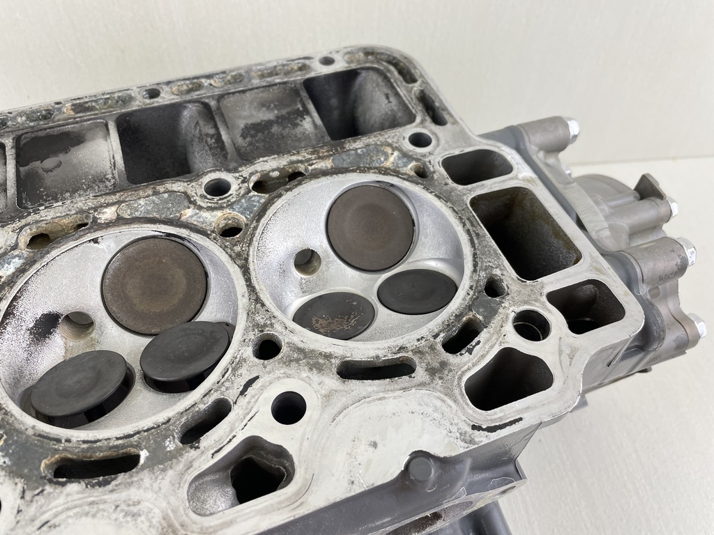 1997 Honda 90HP 4 Stroke Outboard Engine Cylinder Head 12210-ZW1-010ZA - Parts