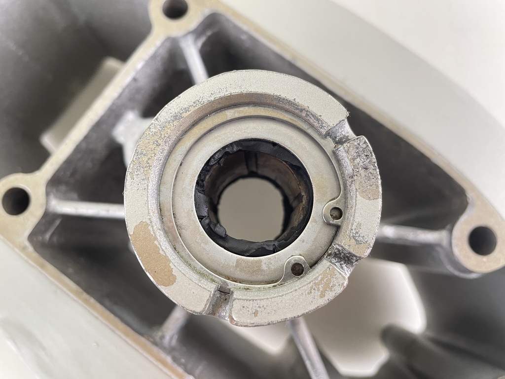 1997 Honda 90HP 4 Stroke Outboard Engine Extension Assembly 40202-ZW1-710ZA