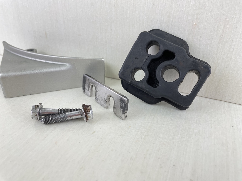 97-2006 Honda 75 90 HP Outboard Cable Cover Plate 40151-ZW1-000ZA