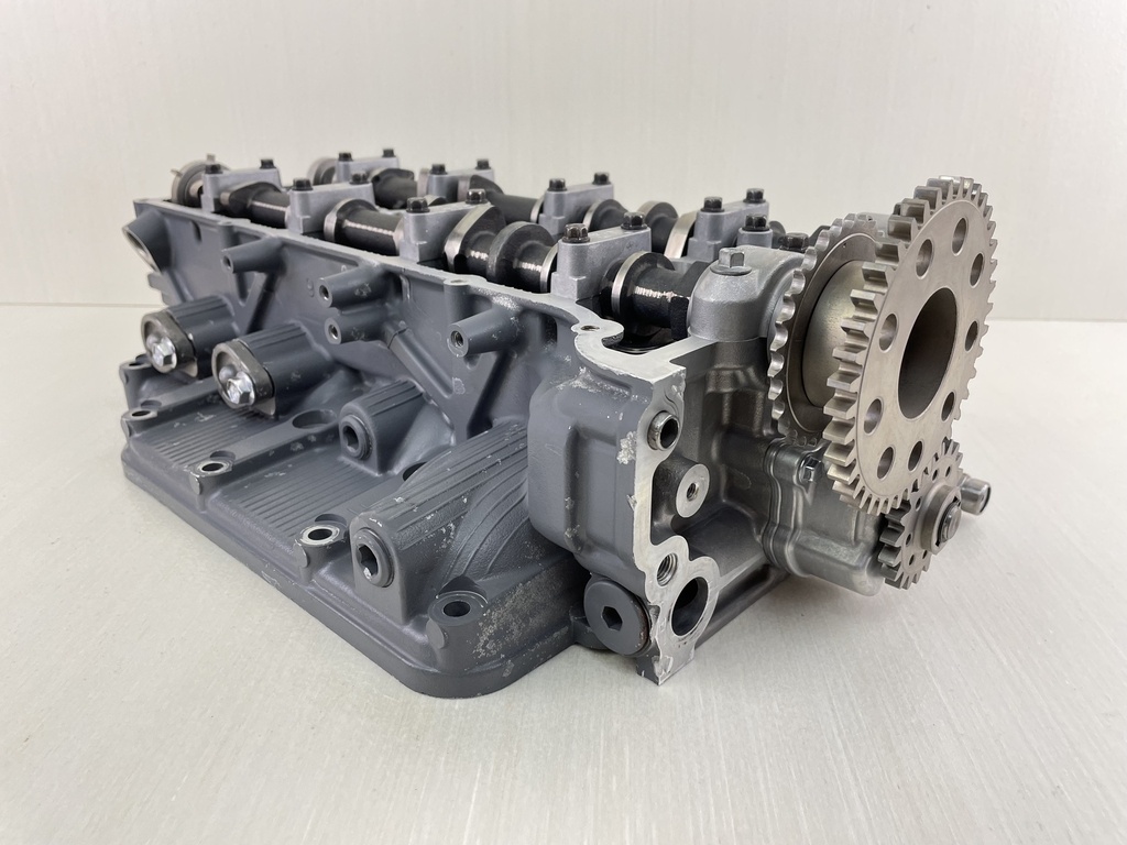 04-11 Suzuki DF 115 140 HP 4 Stroke Outboard Cylinder Head 11100-90J01