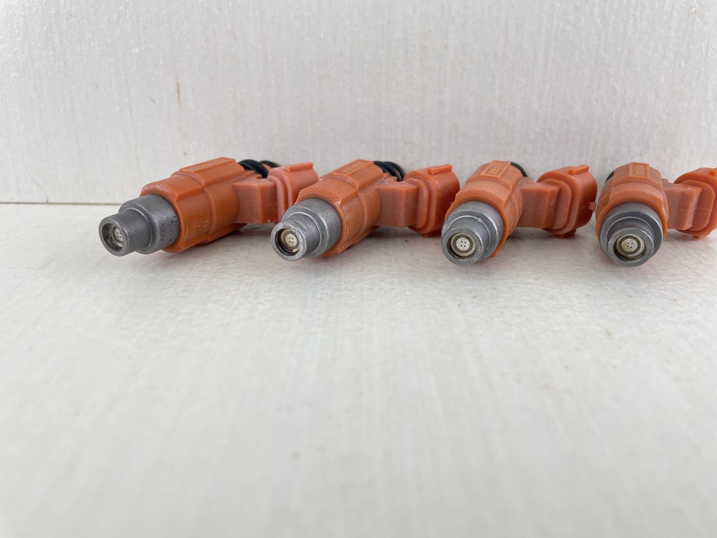 2004 Suzuki 115HP 4 Stroke Outboard Fuel Injector Set 15710-65D00