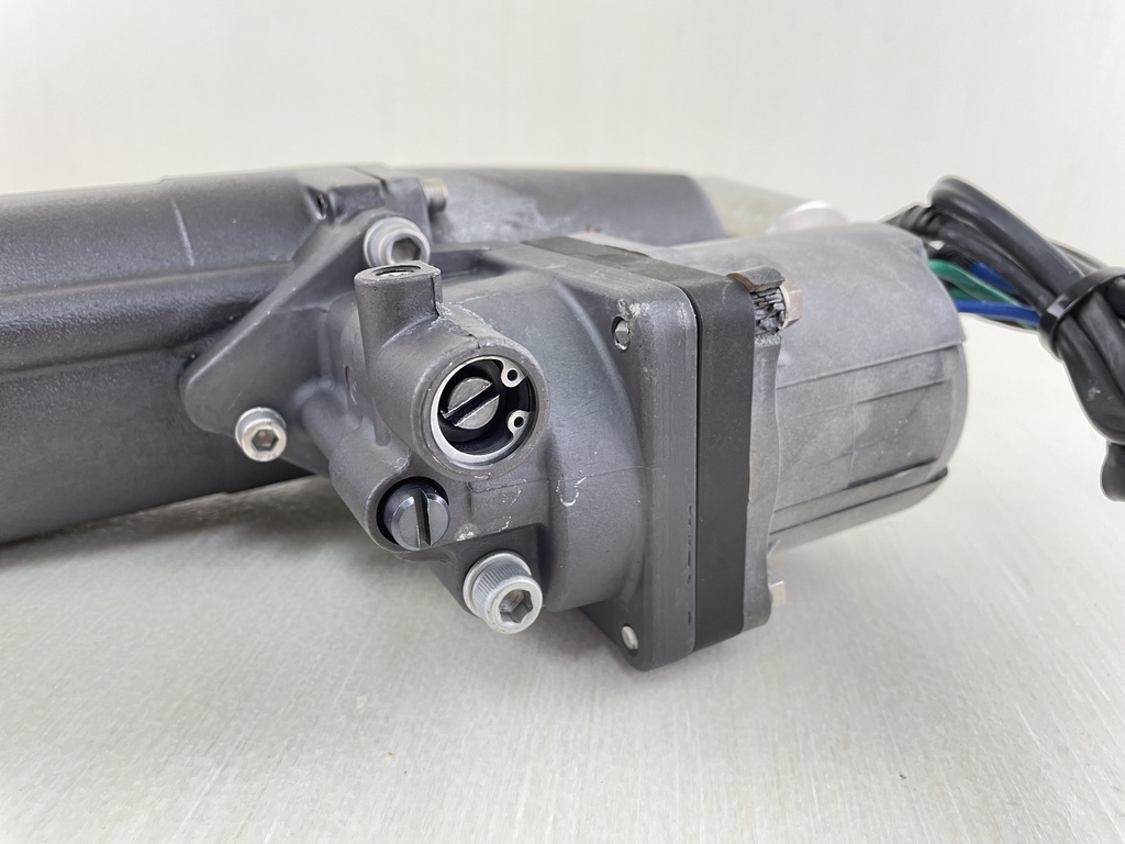 Suzuki DF 60 70 90 115 HP 4 Stroke Outboard Power Trim Tilt Unit Assembly