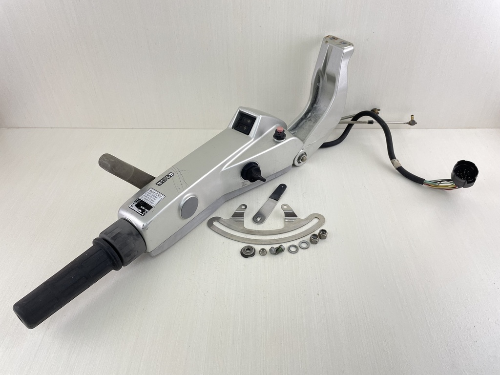 2004 Honda 30HP 4 Stroke Outboard Big Tiller Handle Steering Setup