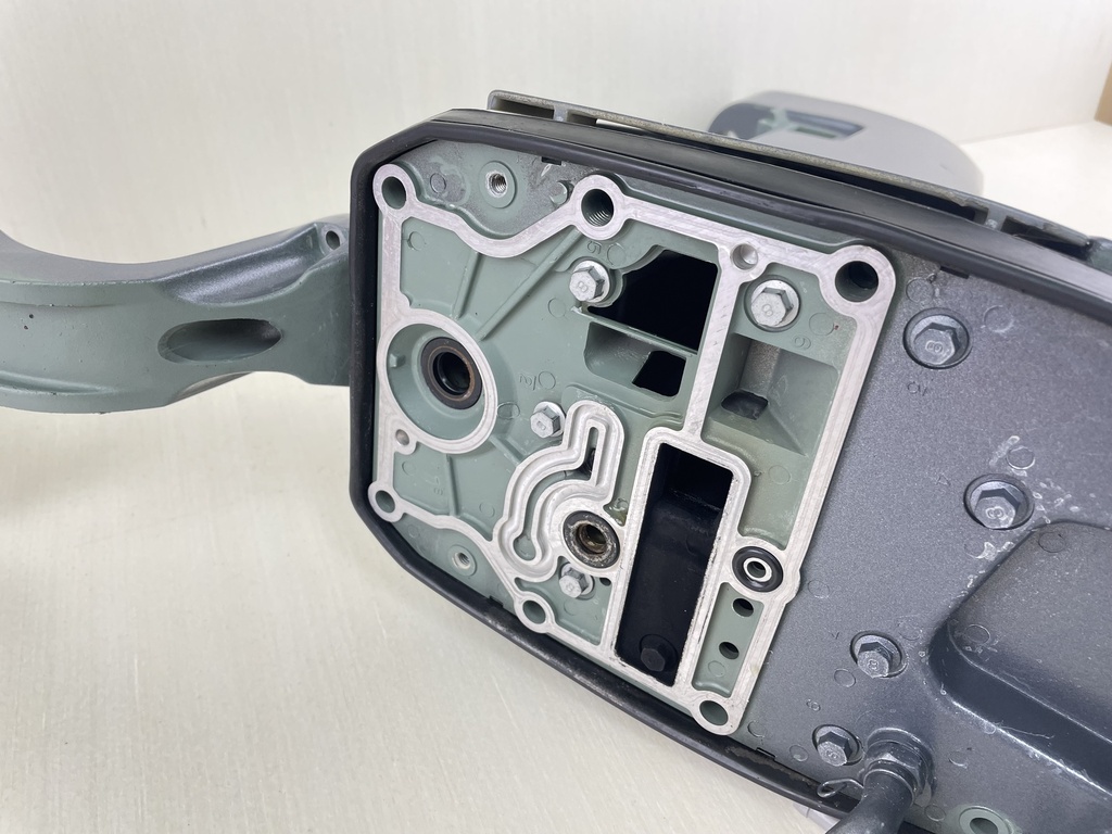 96-2005 Yamaha 9.9HP 4 Stroke Outboard Mid Section Casing 20" 6G8-45111-13-4D