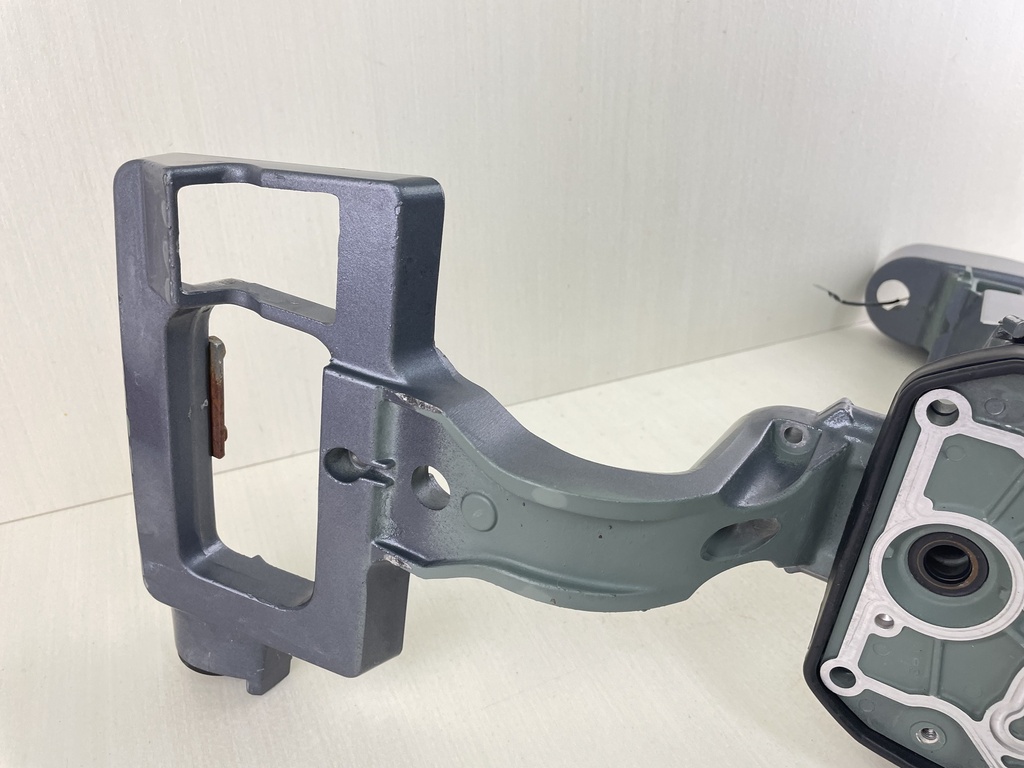 96-2005 Yamaha 9.9HP 4 Stroke Outboard Mid Section Casing 20" 6G8-45111-13-4D