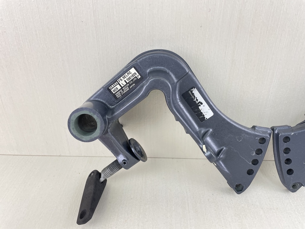 94-2005 Yamaha 9.9HP Outboard Left Right Clamp Bracket Set Pair