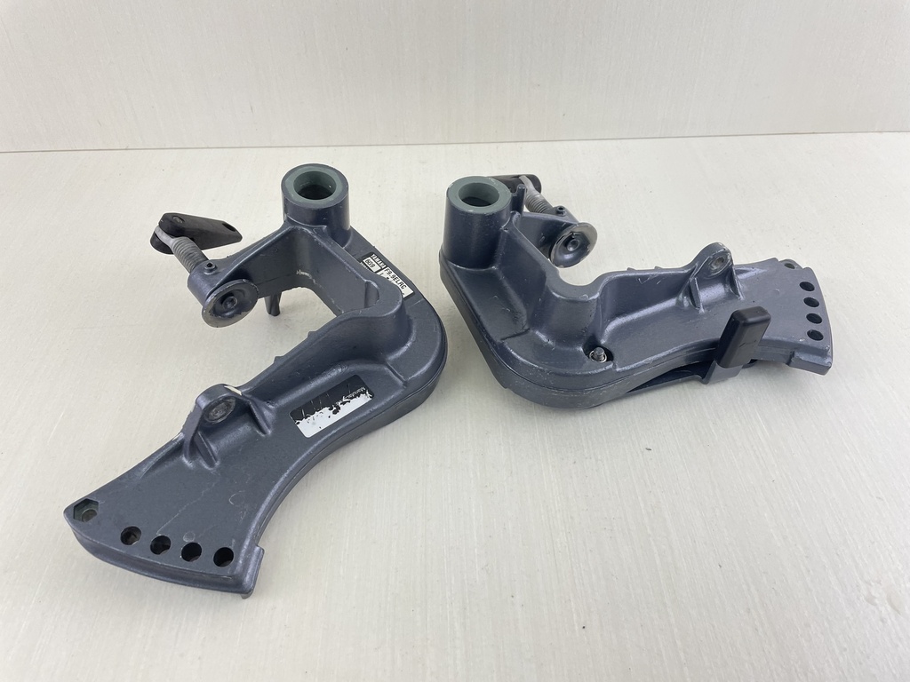 94-2005 Yamaha 9.9HP Outboard Left Right Clamp Bracket Set Pair
