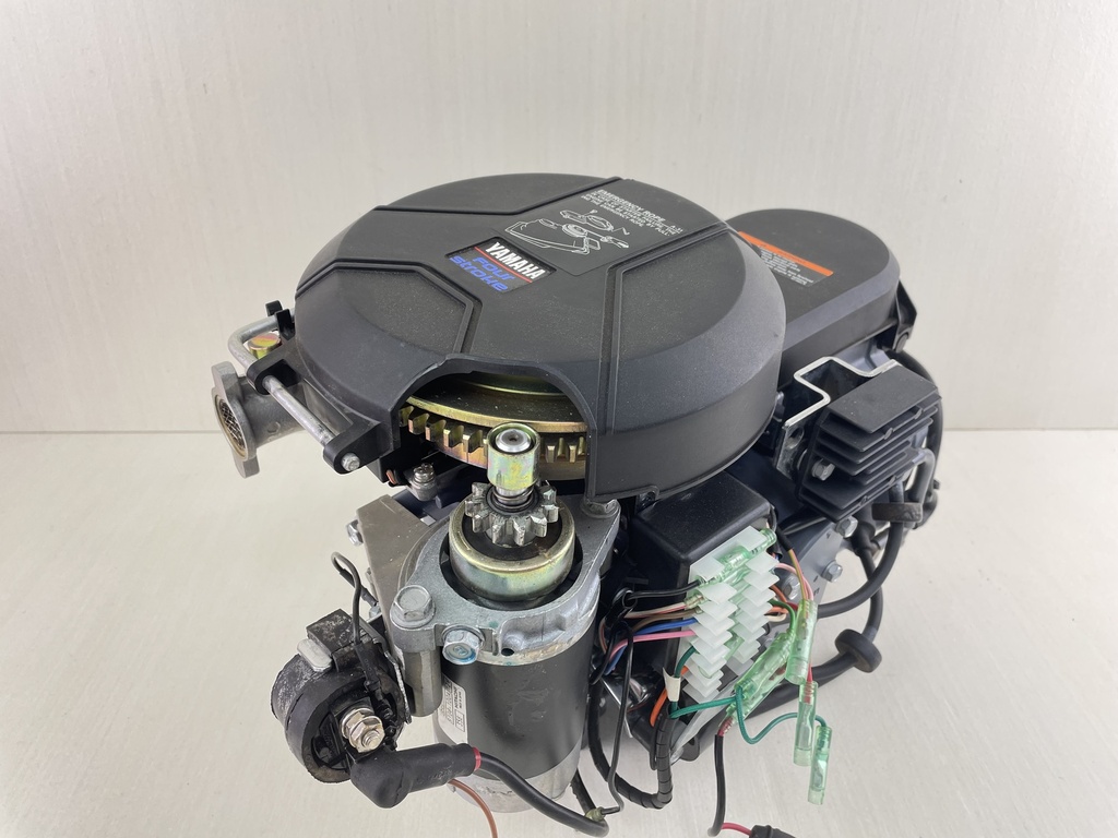 01-2005 Yamaha 9.9HP 4 Stroke Outboard Powerhead Crankcase Complete