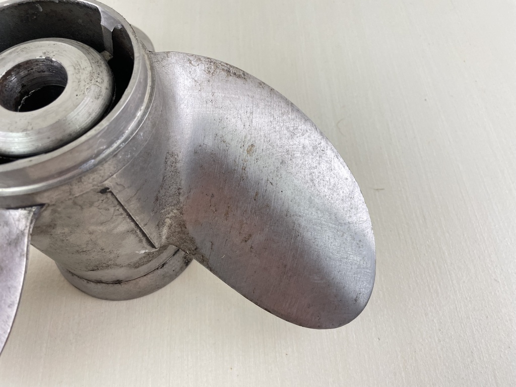 Evinrude Johnson Stainless Steel Propeller 13 3/4 x 15 389949