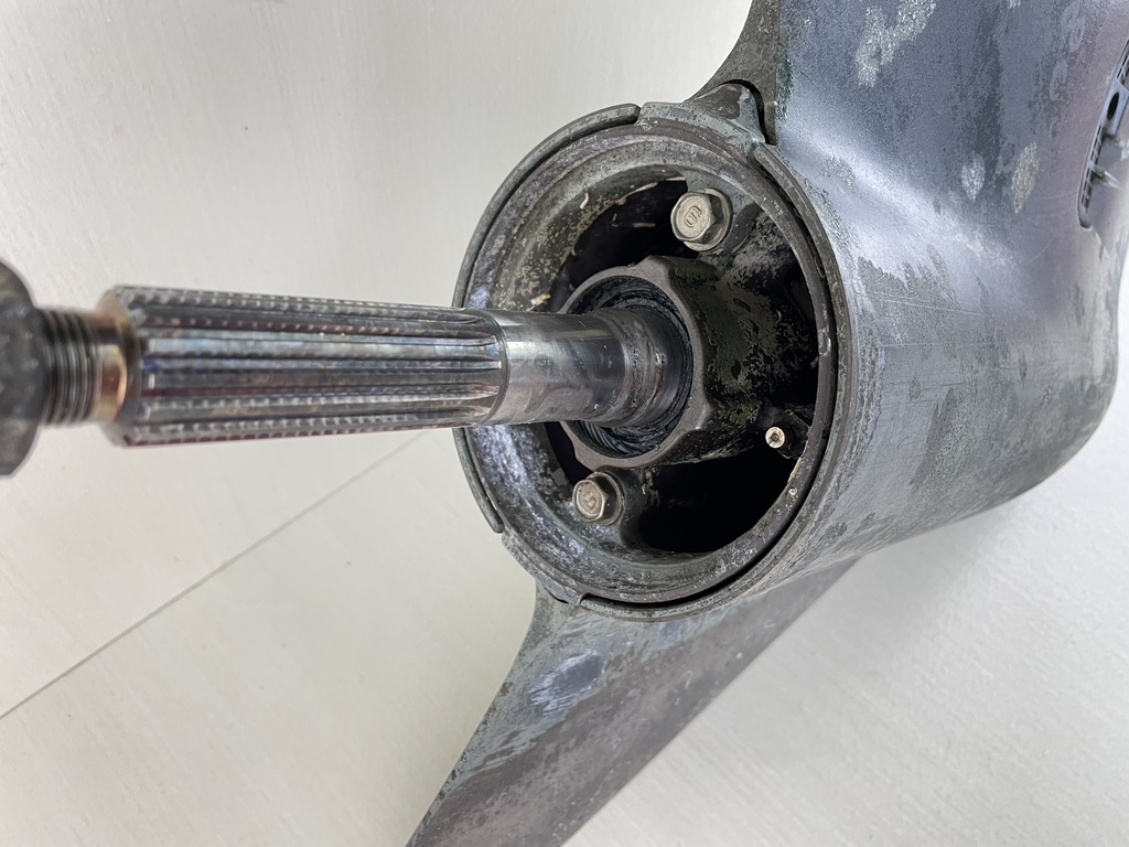 69J-45300-22-8D Yamaha 200 225 HP 25" XL Lower Unit Gear Case RH 2002-2015