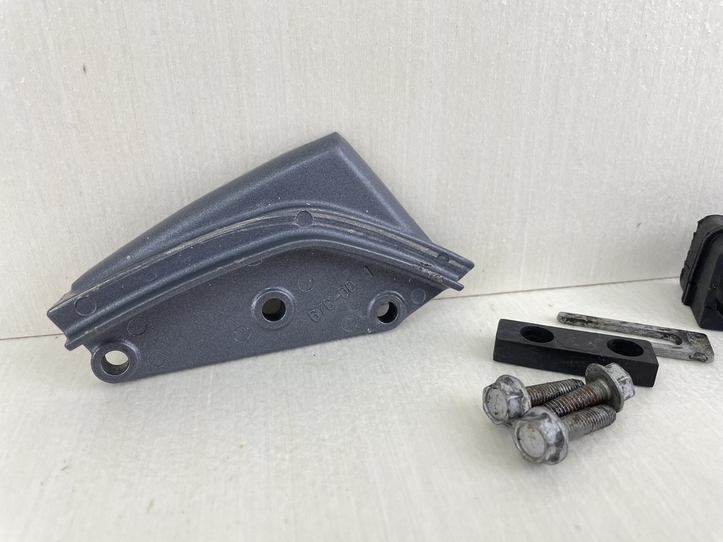 2002 Yamaha F30 30HP 4 Stroke Cable Cover Plate Fitting 67C-42738-00-4D  