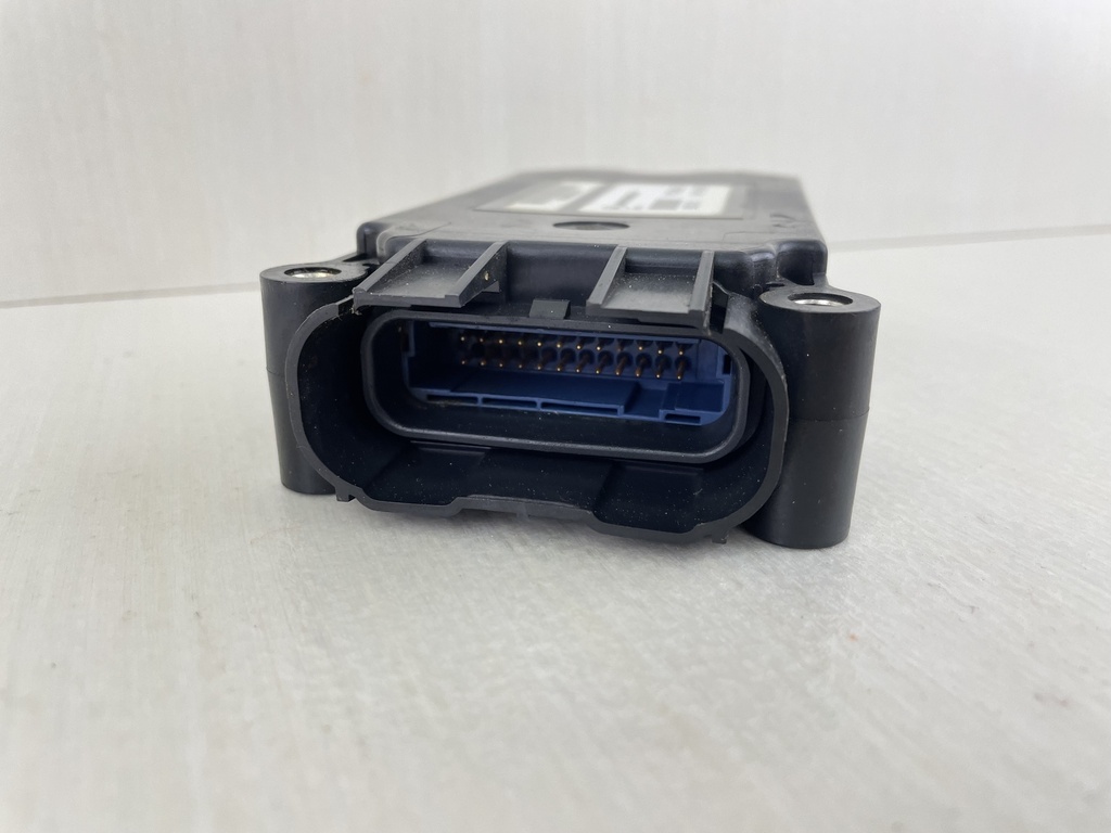 2002 Yamaha 30HP 4 Stroke Outboard CDI Unit Assembly ECU 67C-85540-01-00  