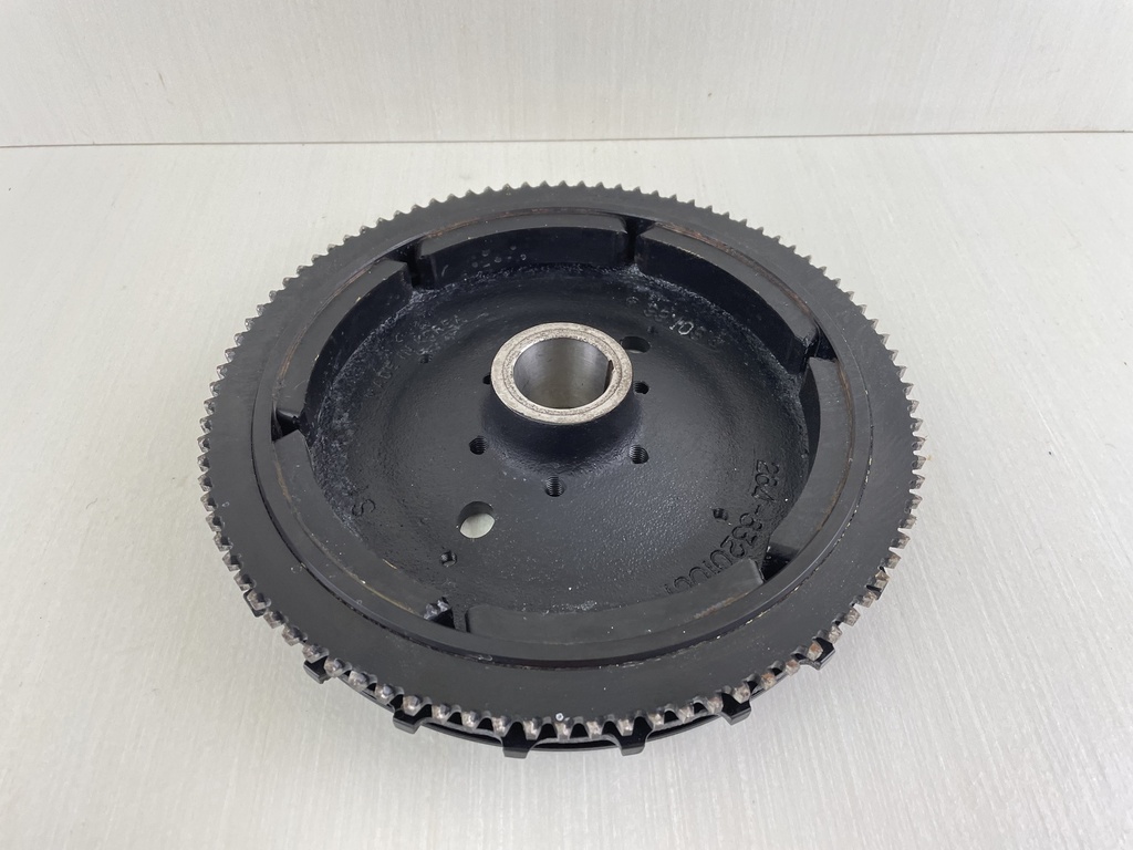 2002 Yamaha 30HP F30 4 Stroke Outboard Rotor Assembly Flywheel 65W-85550-01-00  