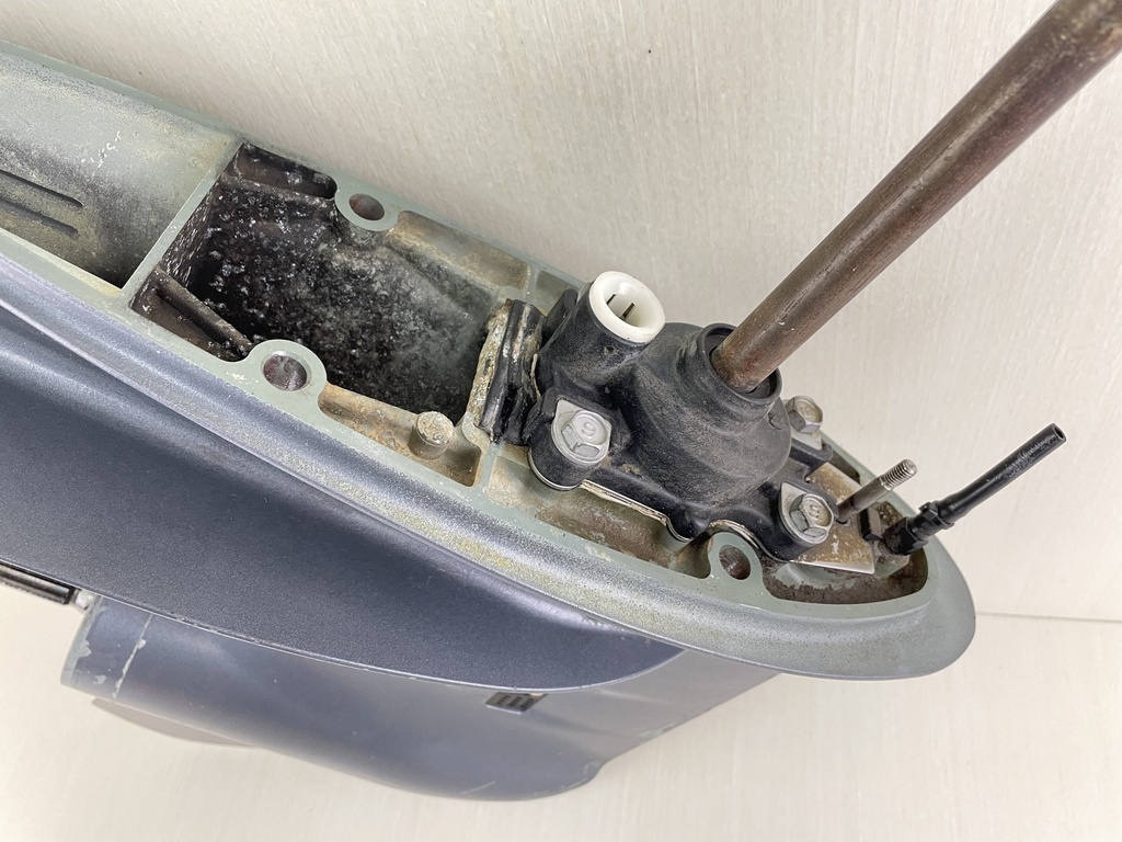 00-08 Yamaha 40HP 4 Stroke Outboard 20" Long Lower Unit Gear Case RH 67C-45300-10-4D