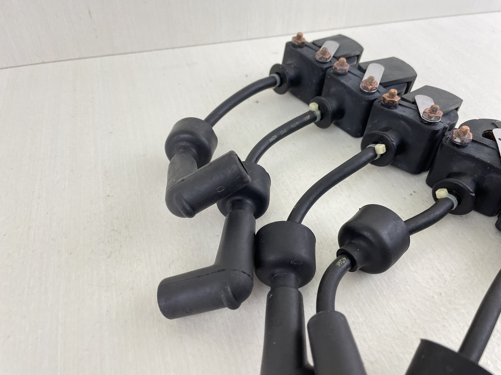 1996 Mercury 150HP 2 Stroke Outboard Ignition Coil Assembly 6 832757A4