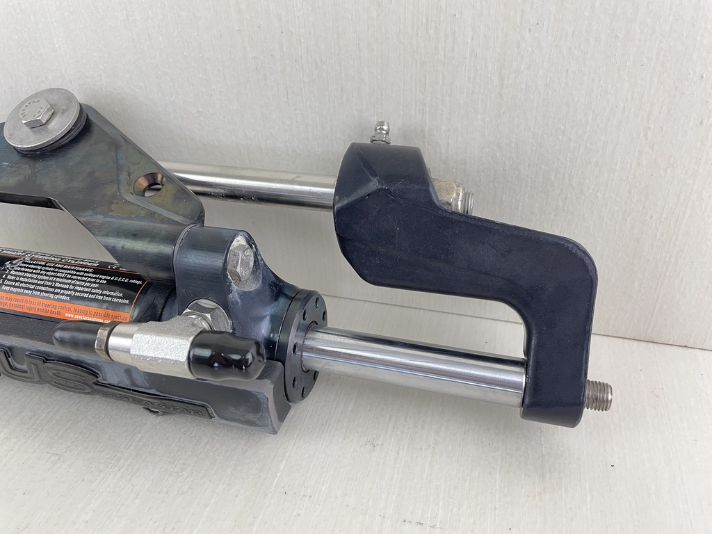 Seastar EC5310 Optimus Smart Steering Cylinder Cylinder Ram Outboard