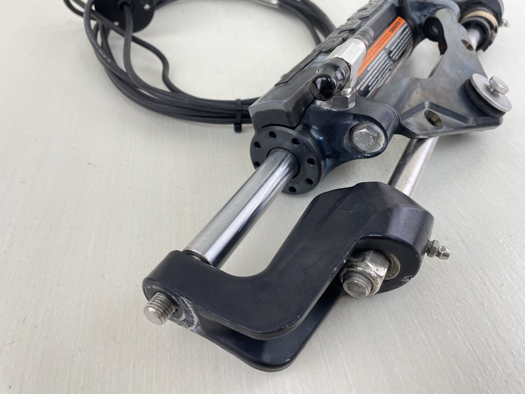Seastar EC5310 Optimus Smart Steering Cylinder Cylinder Ram Outboard