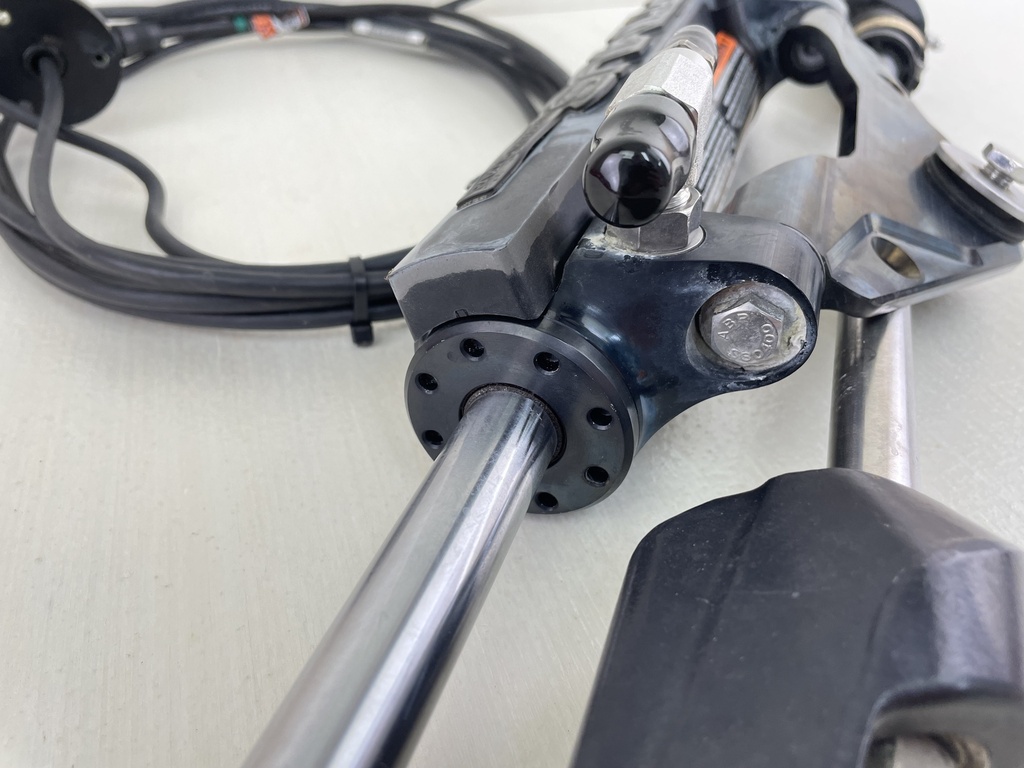 Seastar EC5310 Optimus Smart Steering Cylinder Cylinder Ram Outboard