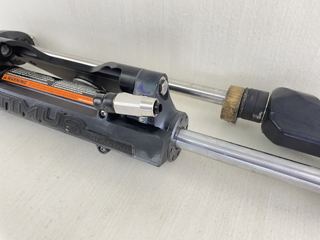 Seastar EC5310 Optimus Outboard Smart Hydraulic Steering Cylinder Ram With Sensor