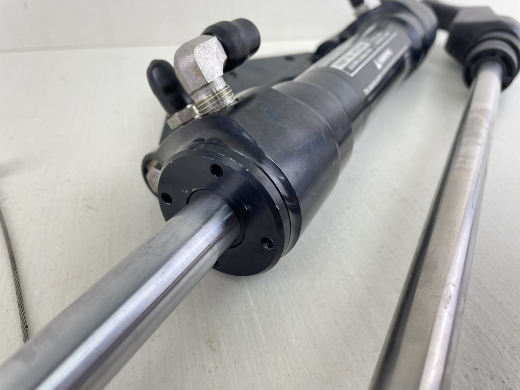 HC5345 SeaStar Front Mount Outboard Hydraulic Steering Cylinder Assembly