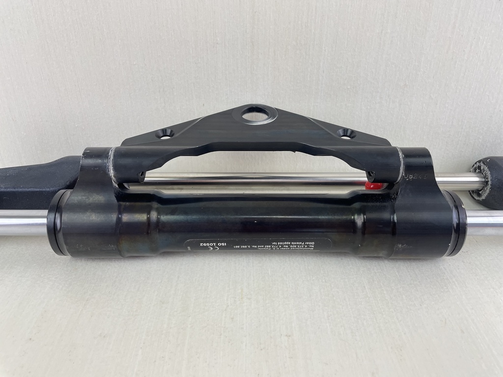 SeaStar Front Mount Outboard Hydraulic Steering Cylinder Assembly HC5358