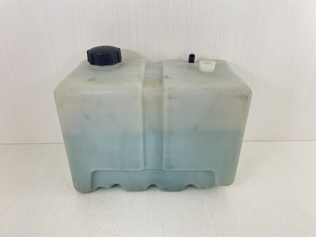 Yamaha Outboard Remote 2 Stroke Oil Tank Assembly & Pump 2.8 No Sensor