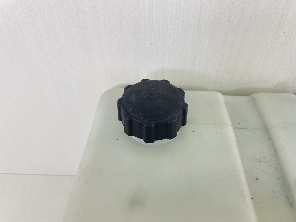 Yamaha Outboard Remote 2 Stroke Oil Tank Assembly & Pump 2.8 No Sensor