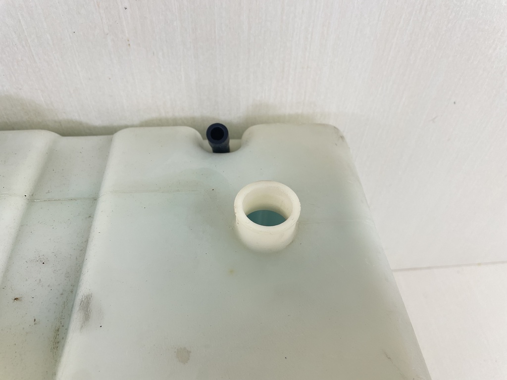 Yamaha Outboard Remote 2 Stroke Oil Tank Assembly & Pump 2.8 No Sensor