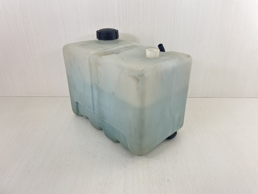 Yamaha Outboard Remote 2 Stroke Oil Tank Assembly & Pump 2.8 No Sensor
