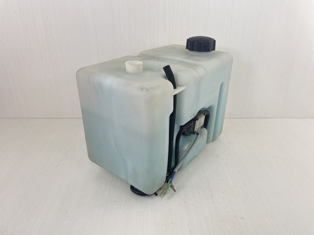 Yamaha Outboard Remote 2 Stroke Oil Tank Assembly & Pump 2.8 No Sensor