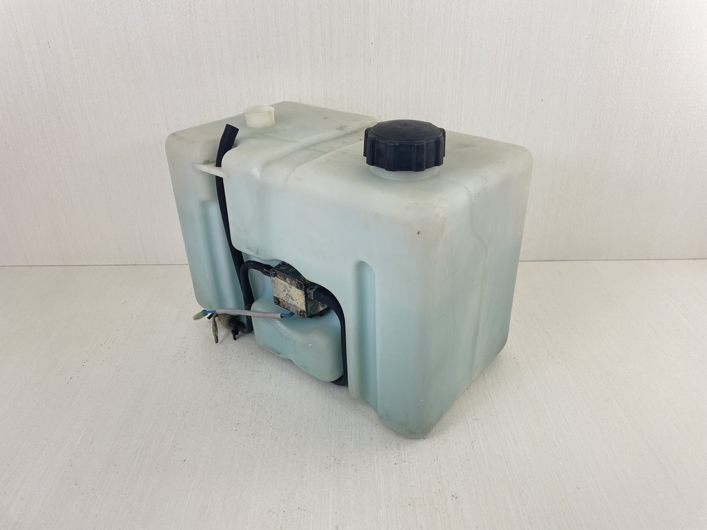 Yamaha Outboard Remote 2 Stroke Oil Tank Assembly & Pump 2.8 No Sensor