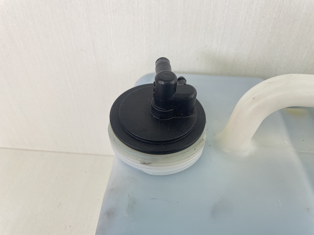 8742A22  Mercury Optimax Two 2 Stroke Outboard Remote Oil Tank Resevoir 3 Gallon