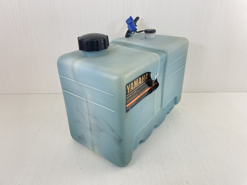 Yamaha Outboard Remote 2 Stroke Oil Tank Assembly With Pump 2.8 Gallons
