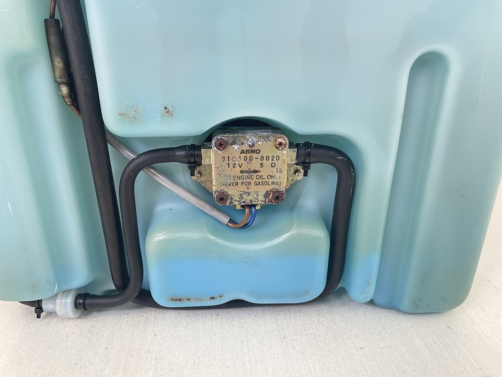 Yamaha Outboard Remote 2 Stroke Oil Tank Assembly With Pump 2.8 Gallons