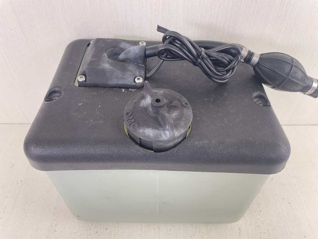 Johnson Evinrude 2 Stroke Outboard Remote Oil Supply Tank 1.8 Gallons 0176712