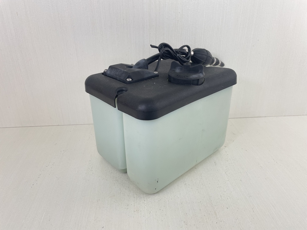 Johnson Evinrude 2 Stroke Outboard Remote Oil Supply Tank 1.8 Gallons 0176712