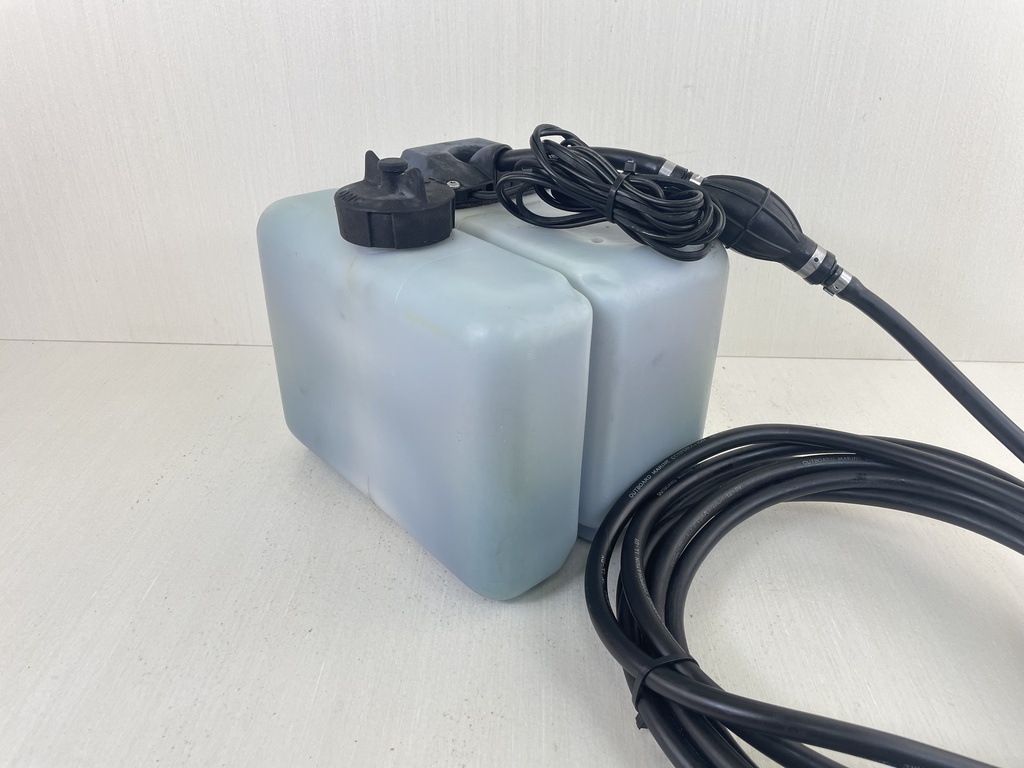 0176712  Johnson Evinrude 2 Stroke Outboard Remote Oil Supply Tank 1.8 Gallons