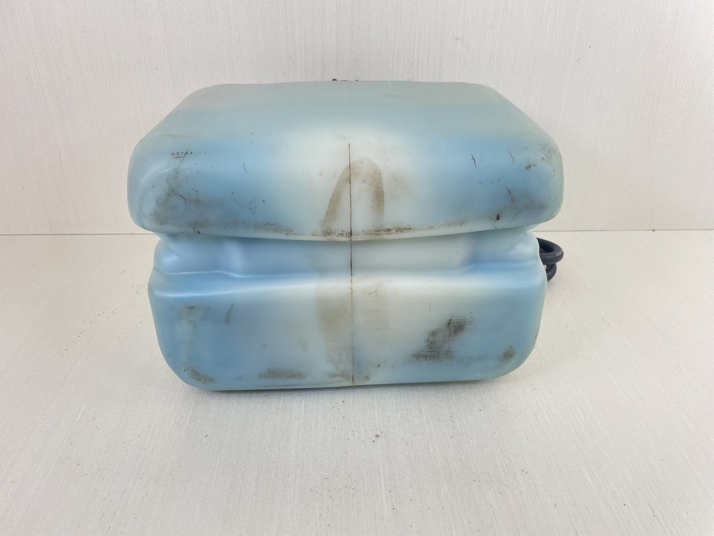 Johnson Evinrude 2 Stroke Outboard Remote Oil Supply Tank 3 Gallons 0176996