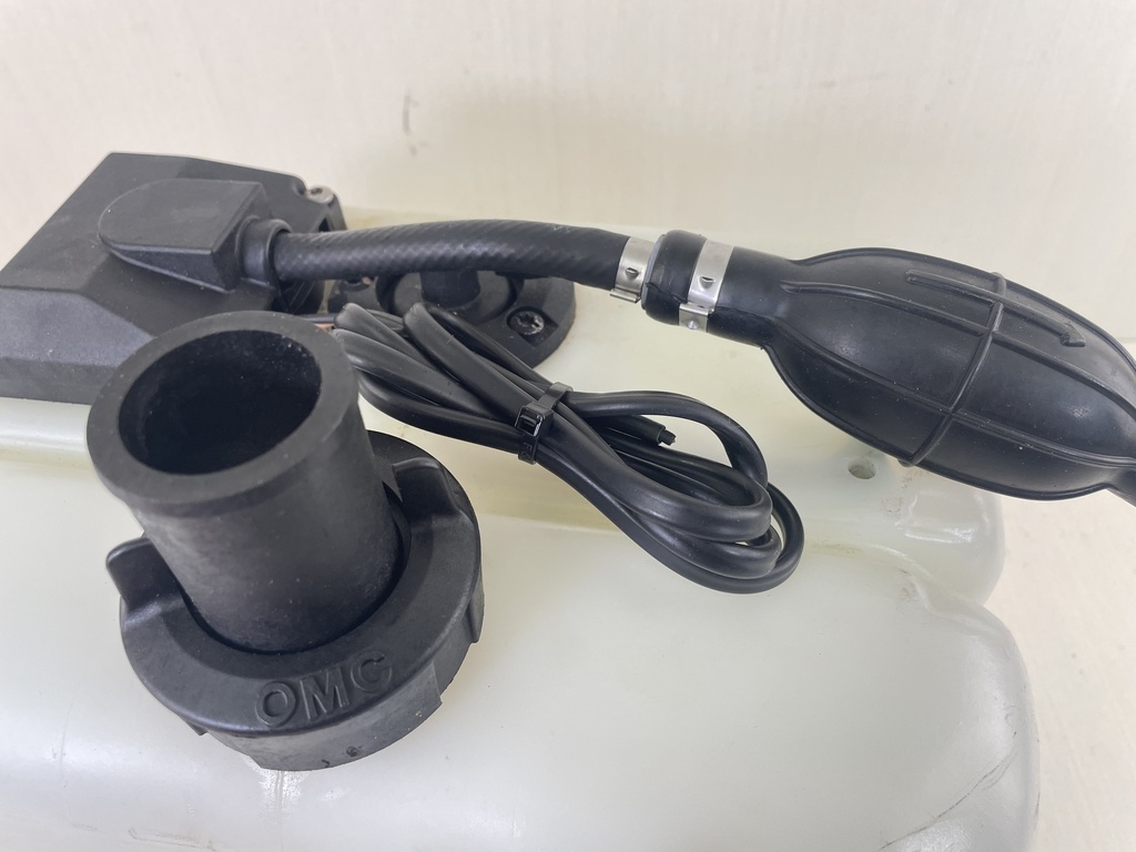 Johnson Evinrude 2 Stroke Outboard Remote Oil Supply Tank 5008613 3 Gallons