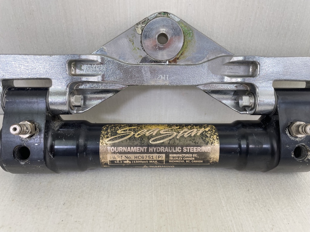 Seastar HC6751 Port Outboard Tournament Hydraulic Steering Cylinder Ram