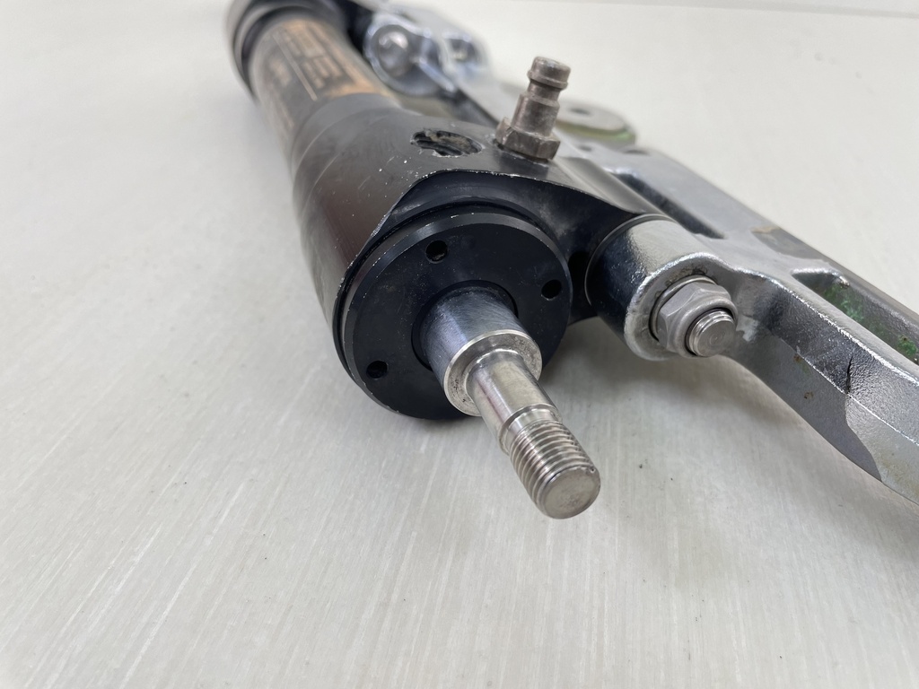 Seastar HC6751 Port Outboard Tournament Hydraulic Steering Cylinder Ram