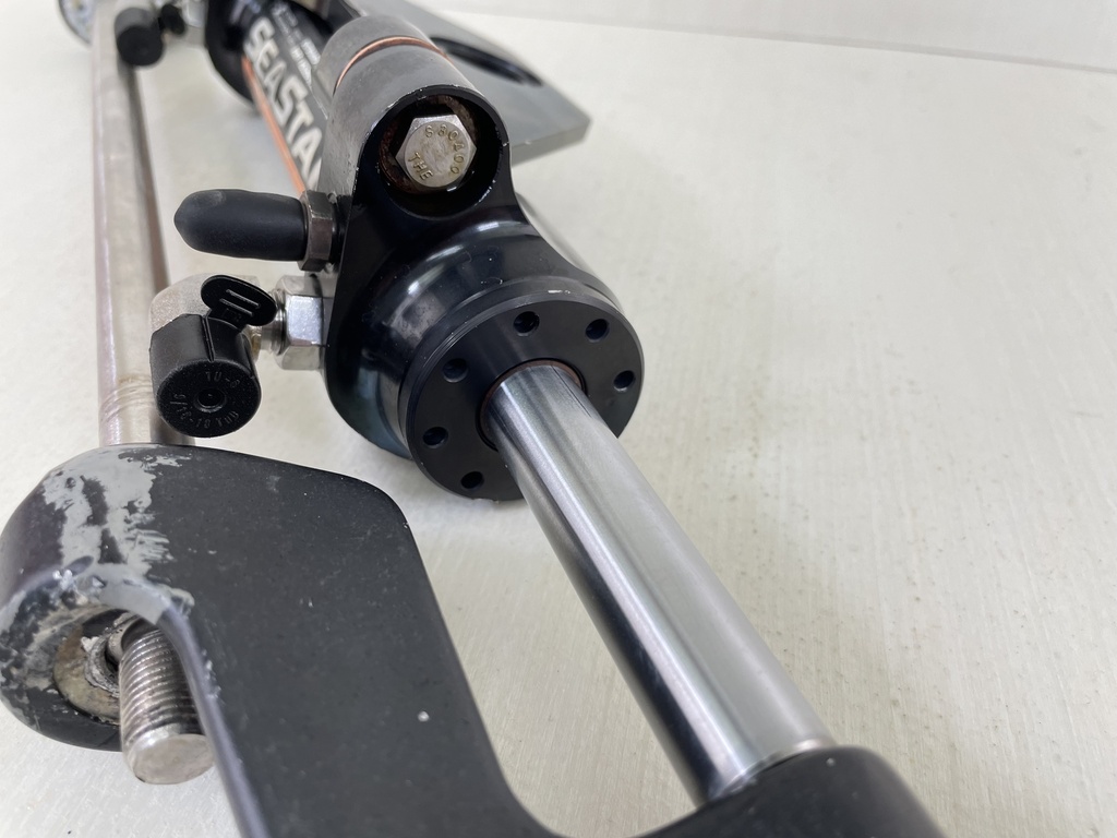 SeaStar Front Mount Outboard Hydraulic Steering Cylinder Assembly HC5358-3